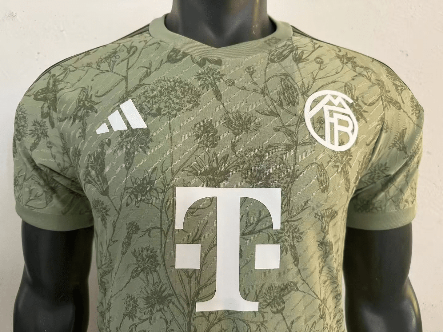 Bayern Munich Match Green Jersey Mens 2023/24 #Special Edition