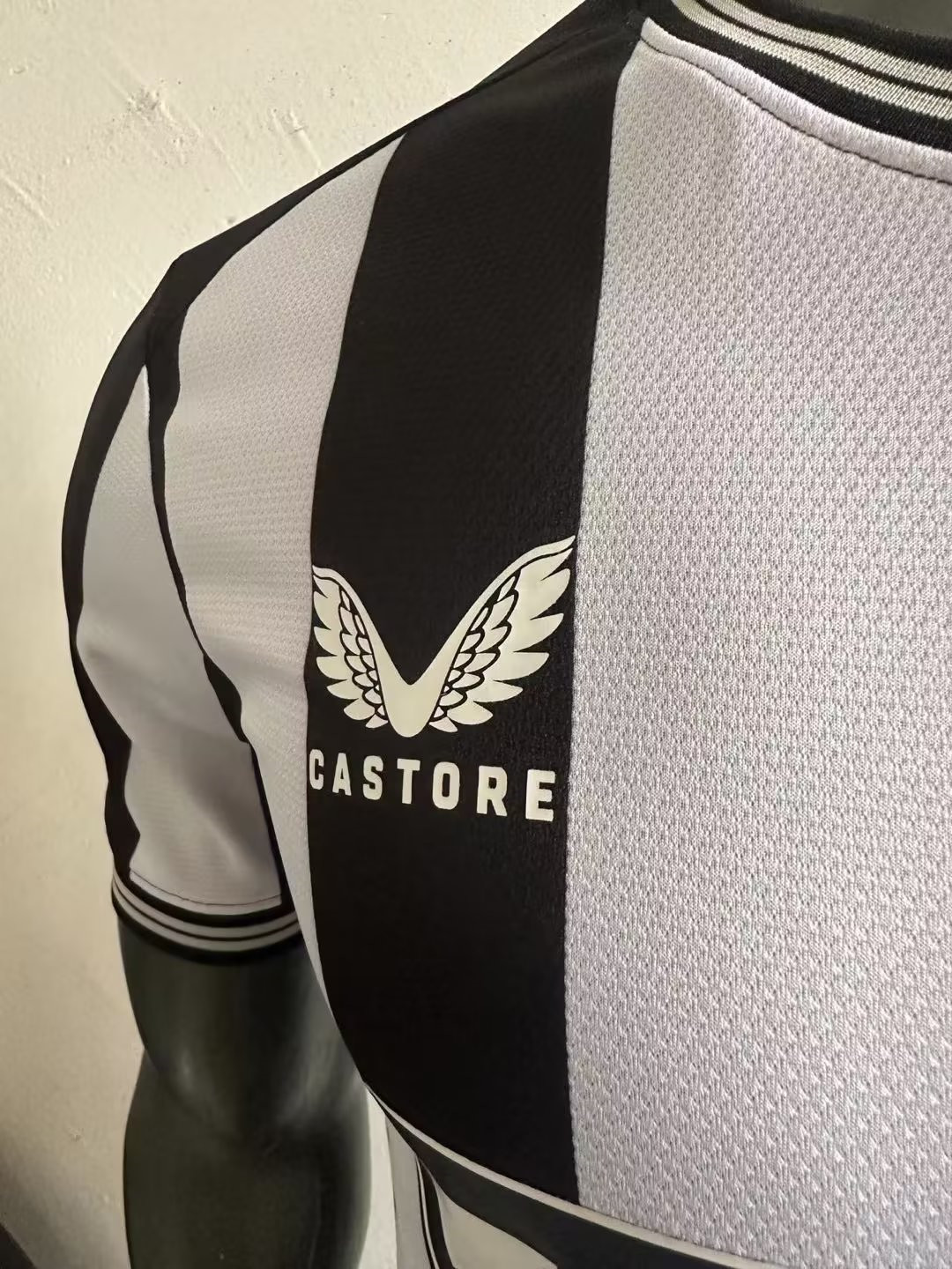 Newcastle United Home Jersey Mens 2023/24 #Player Version